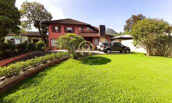 Imagem 7: Casa para venda possui 238 metros quadrados com 3 quartos em São Sebastião - Petrópolis