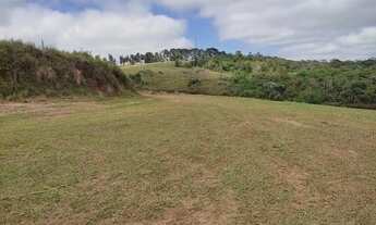Imagem 1: Terreno próximo a lago na cidade das águas