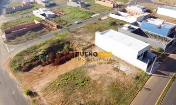 Imagem: Belo terreno à venda, 303 m² por R$ 290.000