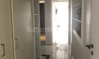 Imagem 8: Apartamento para venda possui 270 metros quadrados com 3 quartos em Gonzaga - Santos - SP