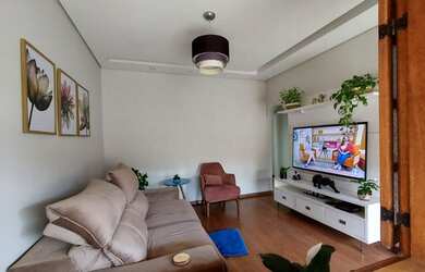 Imagem 2: Casa de 4 quartos, 2 su?tes, 4 vagas de garagem, Bairro Jaragu?, Belo Horizonte/MG