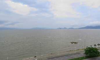 Imagem 2: Apartamento, 3 dormitórios, suíte, lavabo e duas vagas, Centro - Florianópolis - SC