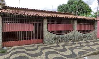 Imagem: CASA COM 3 QUARTOS E BARRACO DE FUNDO NA