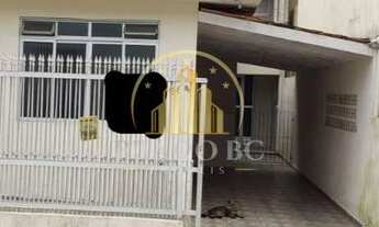 Imagem: LOCAÇÃO ANUAL E VENDA de casa no Bairro