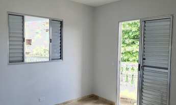 Imagem 7: Casa com quatro cômodos e garagem coberta