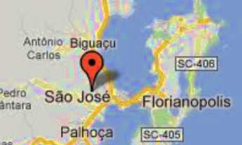 Imagem 7: Quarto compartilhado com triliche em frente ao shopping Itaguaçu