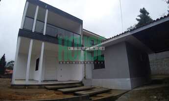 Imagem 3: Casa para venda possui 400 metros quadrados com 5 quartos em Barra do Imbuí - Teresópolis