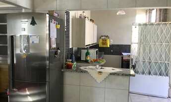 Imagem 3: Casa para venda possui 113 metros quadrados com 3 quartos em Passo da Areia - Porto Alegre