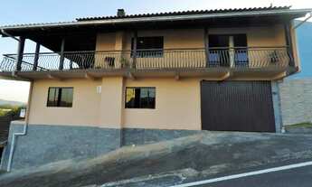 Imagem: Casa ampla 180m², com 3 quartos. Ótima