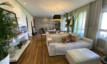 Imagem 3: Apartamento com planta original de 4/4 revertida para 3 suítes, 141m2, sala ampla com dois