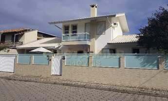 Imagem 5: Belíssima CASA DE 3 DORMITÓRIOS COM PISCINA SPA, À 400 METROS DA PRAIA DE BOMBAS, sendo