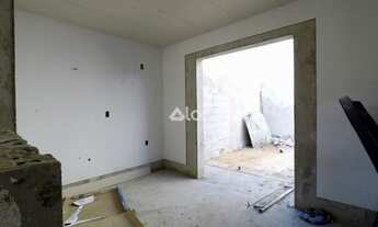 Imagem 6: Casa Geminada Individual com 3 Quartos, sendo 1 suíte e 2 Vagas cobertas no Bairro Santa A