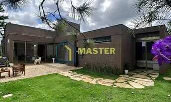 Imagem 7: Casa moderna com 270 m2 de área construída, 4 suítes à venda e para locação em Alphaville