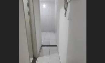 Imagem 3: OLARIA - JORGE ALMIR - ALUGA - 2 QUARTOS - SEM VAGA - FRENTE - SOL DA TARDE