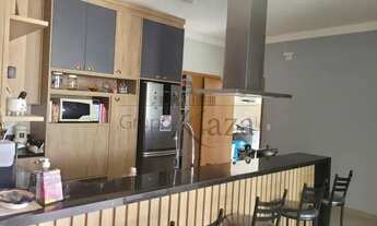 Imagem 7: Casa / Condomínio - Colinas do Paratehy - Locação e Venda - Residencial