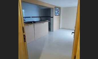 Imagem 2: Apartamento na Av Areia Branca. 56m²-Recém reformado com Dois quartos