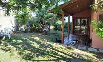 Imagem: Casa com 69m² e amplo pátio à aproximadamente