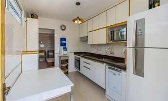 Imagem 6: Casa para venda possui 210 metros quadrados com 3 quartos em Campo Belo - São Paulo - SP