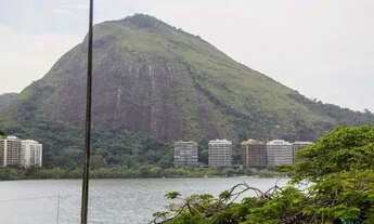 Imagem 2: Apartamento Reformado ! Vista Lagoa ! Impecável ,pronto morar próximo ao Clube Caiçaras