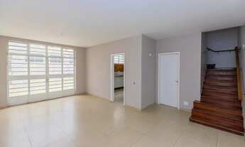 Imagem 7: Casa para venda possui 225 metros quadrados com 3 quartos em Vila Cordeiro - São Paulo - S