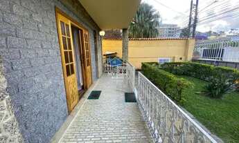 Imagem 3: Casa para Venda em Teresópolis, Alto, 4 dormitórios, 1 suíte, 4 banheiros, 6 vagas