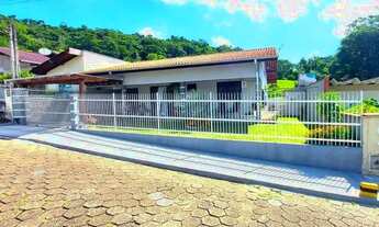 Imagem 2: Casa com piscina a venda no bairro Agua Verde em Blumenau