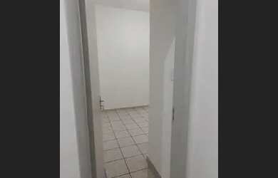 Imagem 4: OLARIA - JORGE ALMIR - ALUGA - 2 QUARTOS - SEM VAGA - FRENTE - SOL DA TARDE