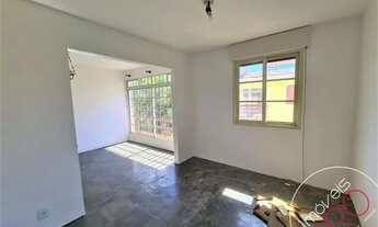 Imagem 2: Prédio super chamoso em rua tranquila e arborizada