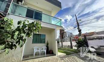 Imagem 3: Sobrado para venda com suíte e 3 vagas de garagem no bairro Santa Regina em Camboriú