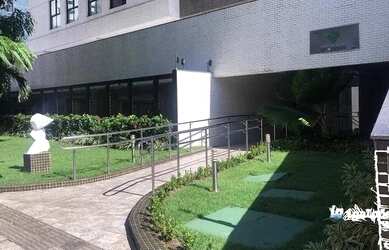 Imagem 2: Sala Comercial de 47m² c/ piso laminado e muita luz natural - Preço baixo para venda rápid