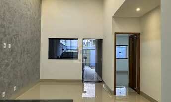 Imagem 3: Casa Padrão LOTE GRANDE com Espaço para Piscina região do setor Garavelo