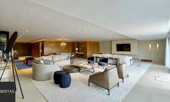 Imagem 4: Mansão Suspensa Mobiliada no Las Piedras com piscina e vista para a mata nativa