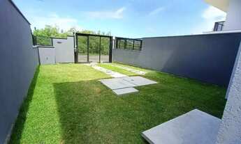 Imagem 6: Casa Nova de Alto Padrão com 3 Dormitórios e Quintal no Sul da Ilha - Campeche