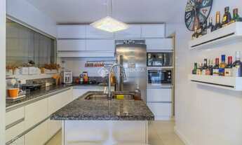 Imagem 6: Casa mobiliada 4 dormitórios (3 suítes), à venda no bairro Três Figueiras, Porto Alegre