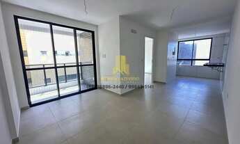 Imagem 2: Ponta Verde, Smart Stay Izidro, quarto e sala com varanda, a 50 metros da praia