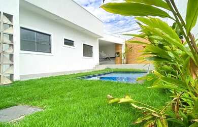 Imagem: Linda casa com 3 quartos, piscina e localização