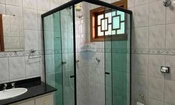 Imagem 6: Condomínio de Luxo: Casa Espaçosa em Barueri