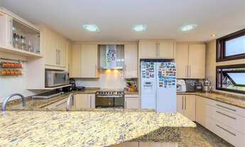 Imagem 3: Fantástica casa estilo clássica com um toque moderno atemporal. 427m² de área privativa em