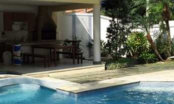 Imagem 2: Casa de condomínio para venda tem 800 metros quadrados com 5 quartos