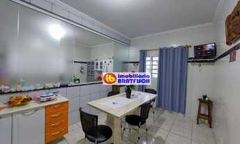 Imagem 5: Casa com 2 suítes e 5 vagas + edícula - 270 m² de construção em terreno de 10 x 50 por R