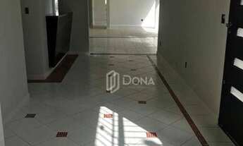 Imagem 2: Prédio para Locação Comercial, Casa, Cambui, Reformado, Ambientes Amplos, 5 Banheiros, Cam