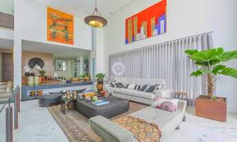 Imagem: Casa de 520 com vista para as montanhas