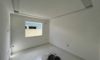 Imagem 2: Casa em condominio, 3 qts (1 suite com closet), 2 salas, cozinha com ilha, piscina, churra