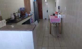 Imagem 2: APARTAMENTO CENTRO DE VISTA ALEGRE COM VARANDÃO, VAGA E DOIS QUARTOS