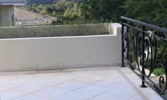 Imagem 4: Casa de alto padrão em condomínio fechado, para venda possui 390 metros quadrados com 3