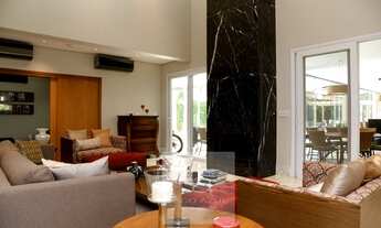 Imagem 6: Belíssima casa de esquina toda automatizada em frente a praça