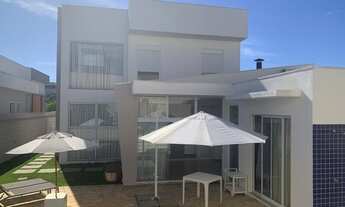 Imagem 2: Casa de condomínio sobrado para venda tem 330 metros quadrados com 4 quartos