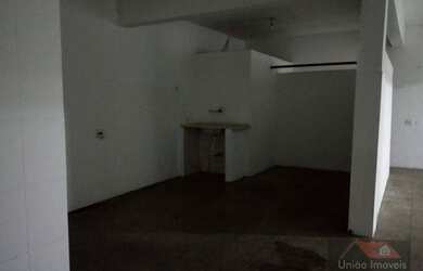 Imagem 7: Casa e salão Casa com 3 dormitórios