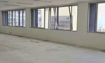 Imagem: Conjunto comercial na Avenida Paulista