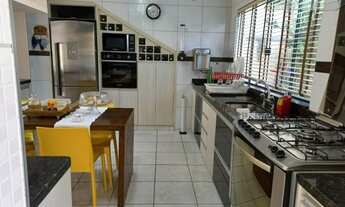 Imagem 5: Do lado da praça e perto do lago. Suíte master hidro, closed e sacada. Poço e USINA SOLAR